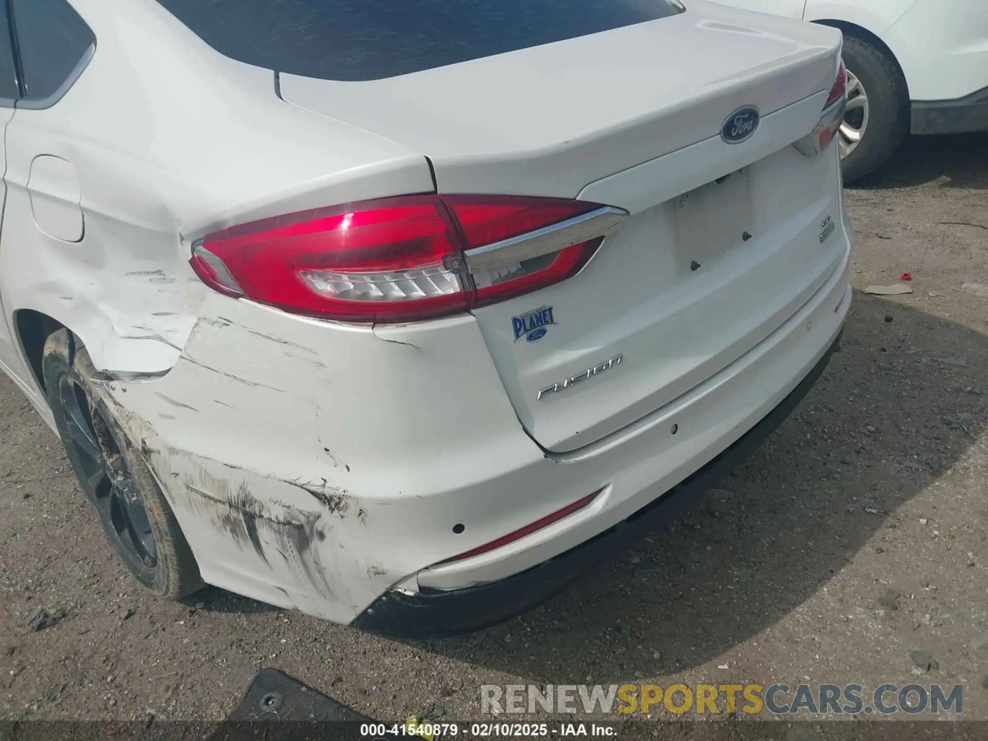 18 Photograph of a damaged car 3FA6P0HDXLR168316 FORD FUSION 2020