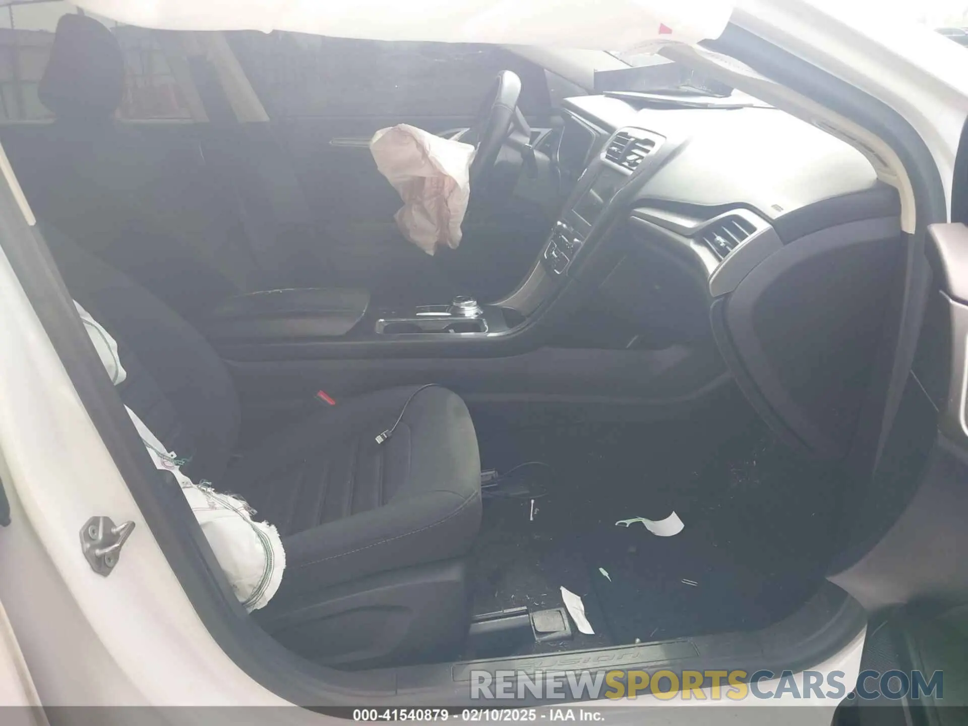 5 Photograph of a damaged car 3FA6P0HDXLR168316 FORD FUSION 2020