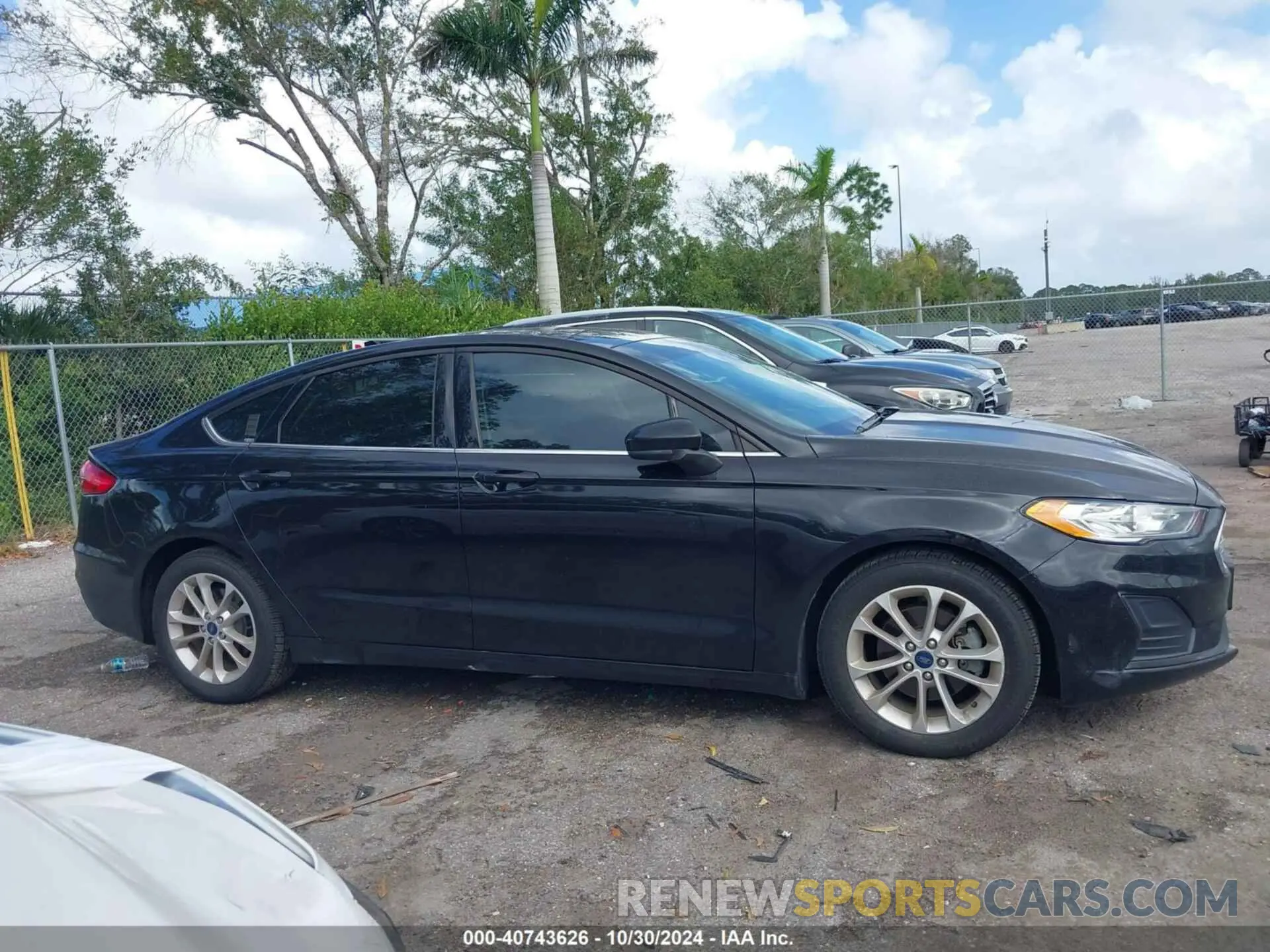 13 Photograph of a damaged car 3FA6P0HDXLR170082 FORD FUSION 2020