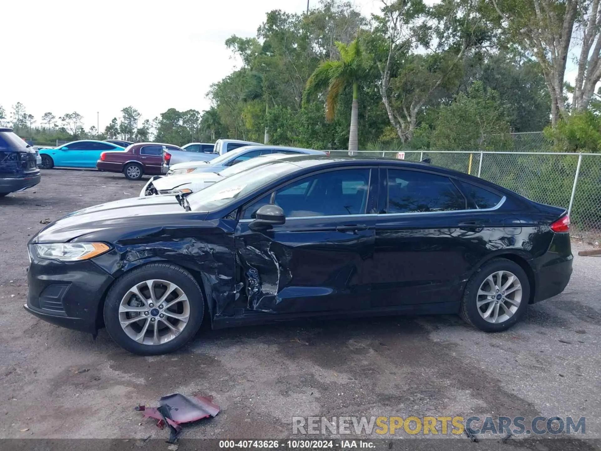 14 Photograph of a damaged car 3FA6P0HDXLR170082 FORD FUSION 2020