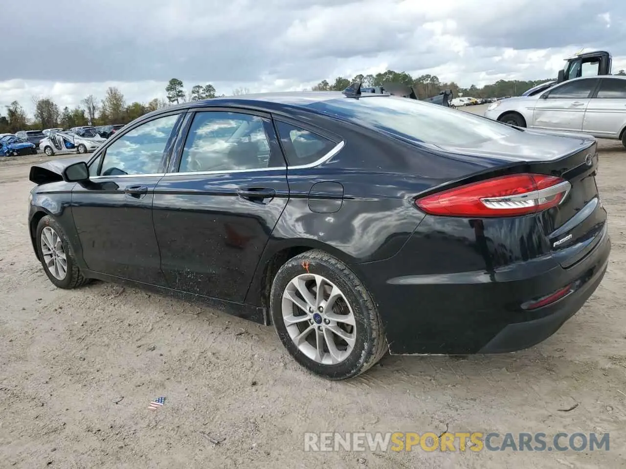 2 Photograph of a damaged car 3FA6P0HDXLR172673 FORD FUSION 2020