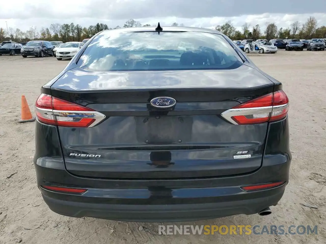 6 Photograph of a damaged car 3FA6P0HDXLR172673 FORD FUSION 2020