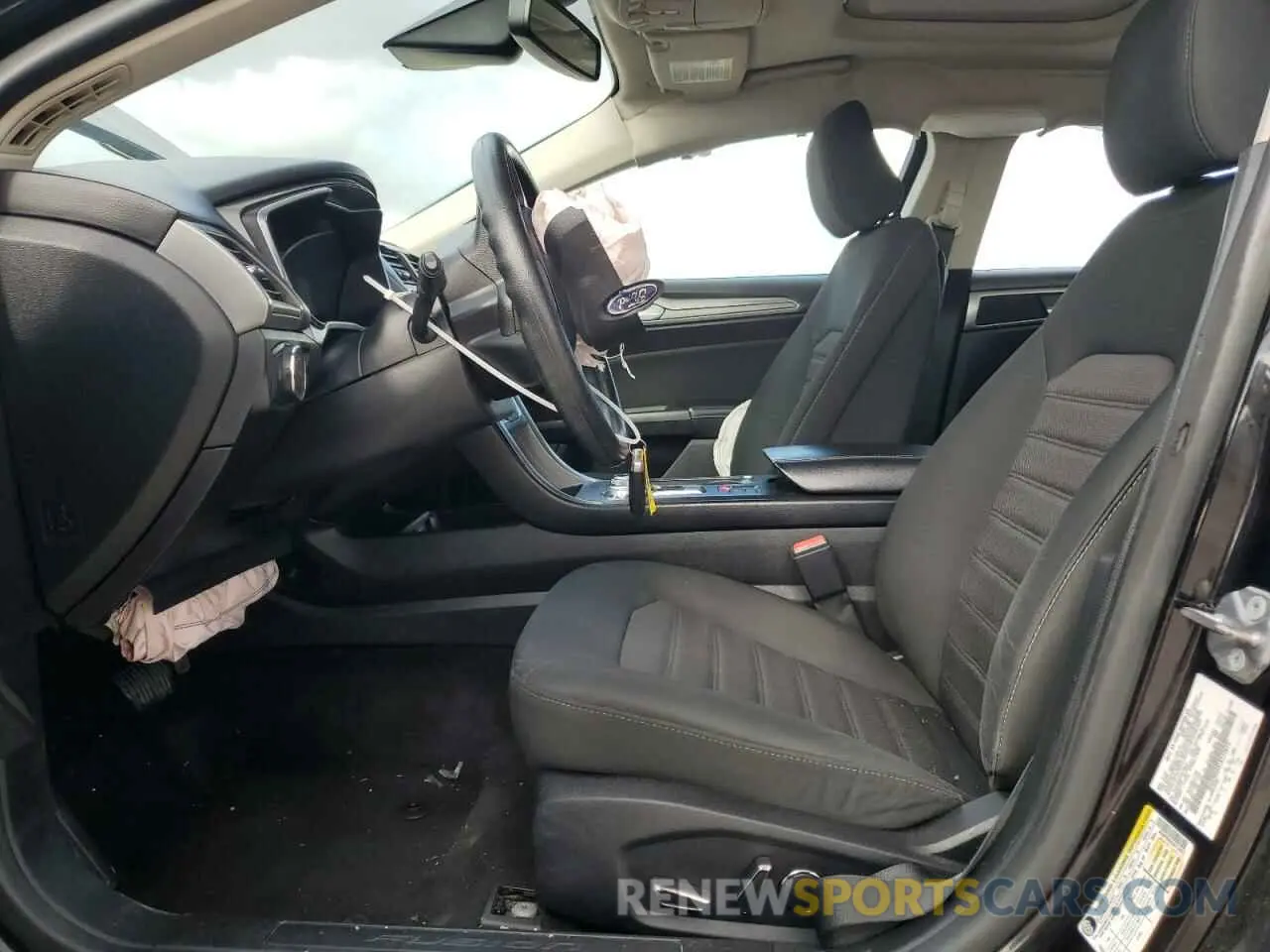 7 Photograph of a damaged car 3FA6P0HDXLR172673 FORD FUSION 2020