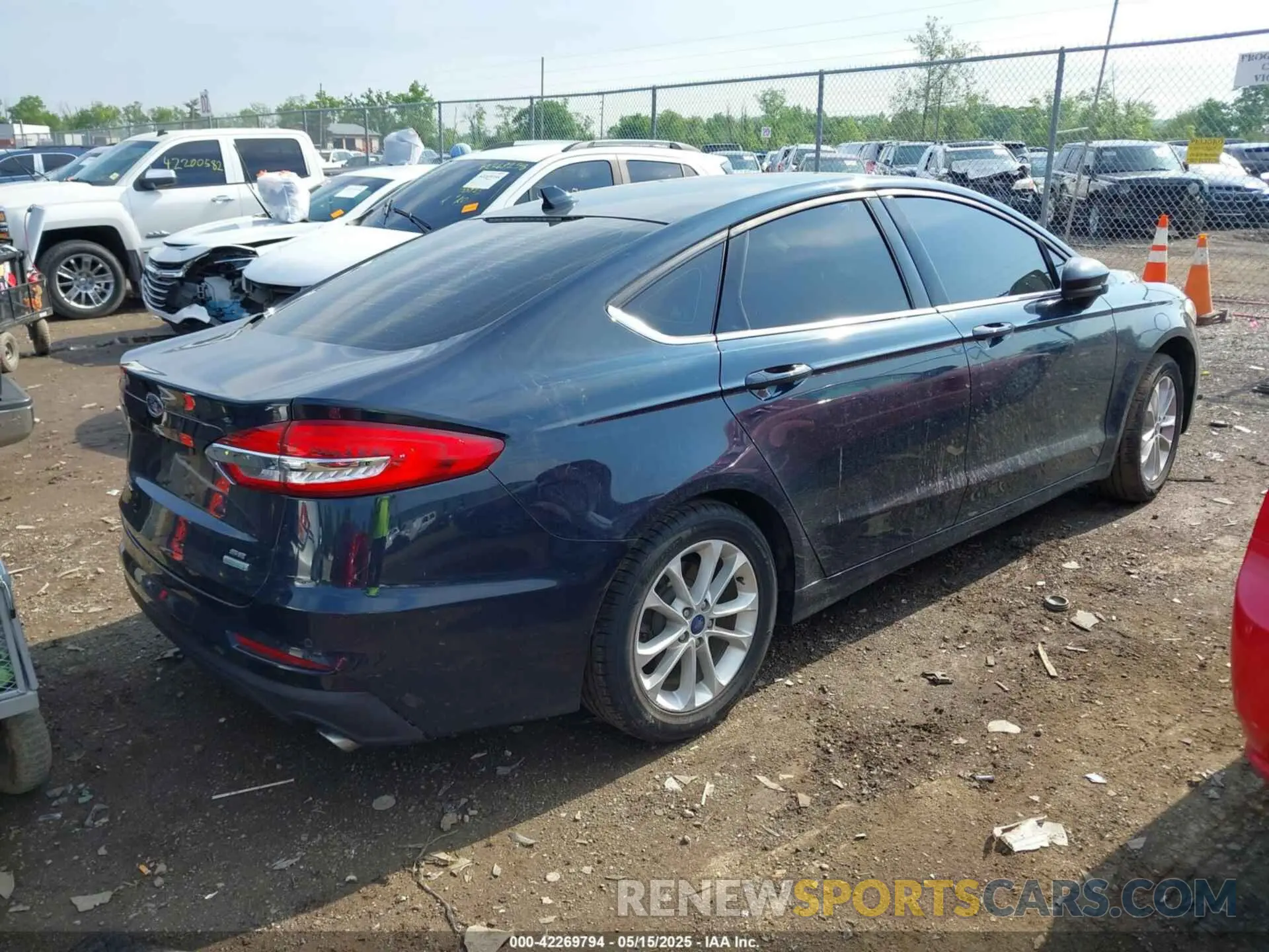 4 Photograph of a damaged car 3FA6P0HDXLR224898 FORD FUSION 2020