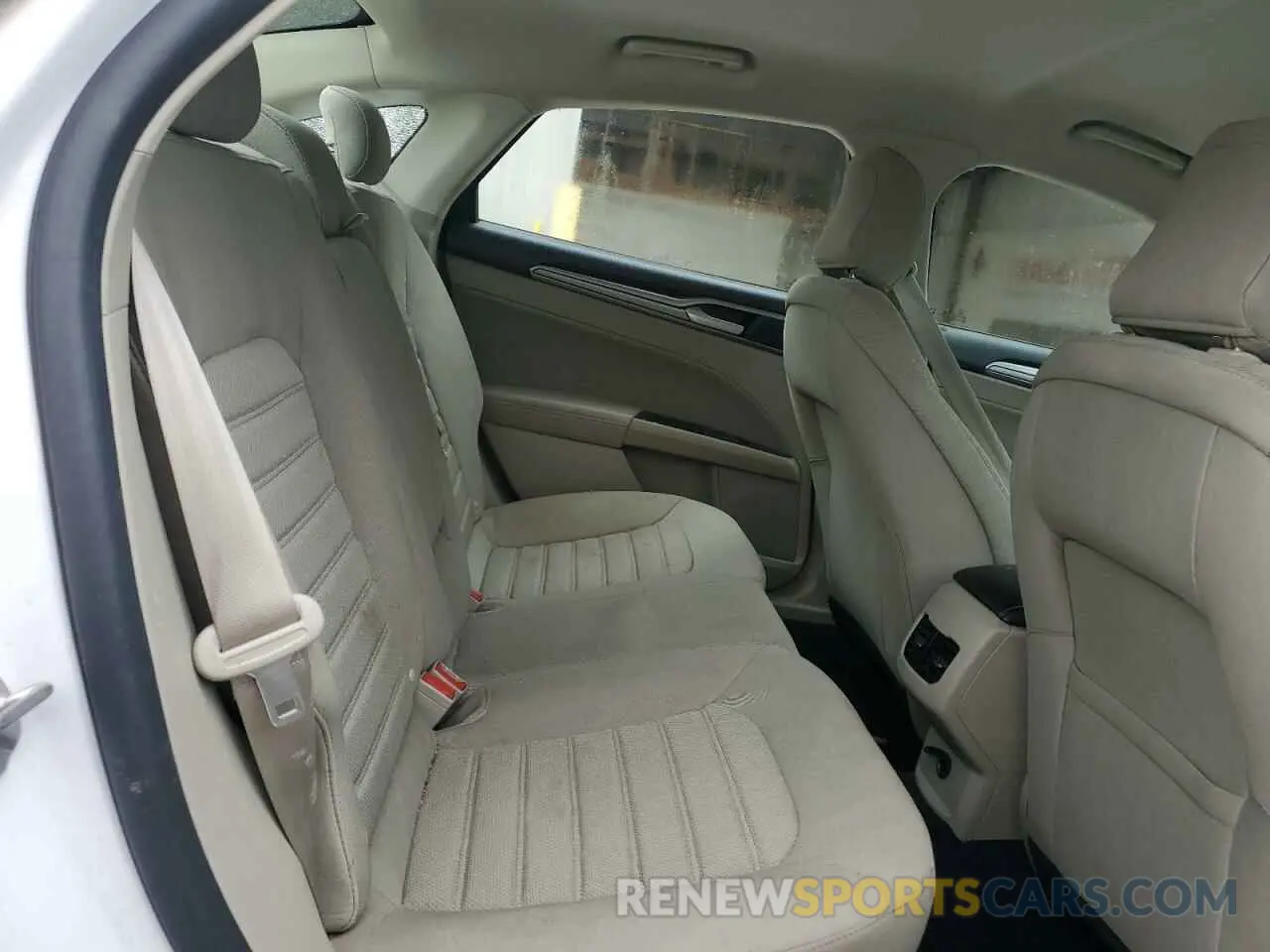 10 Photograph of a damaged car 3FA6P0HDXLR263510 FORD FUSION 2020