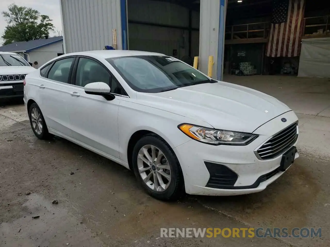 4 Photograph of a damaged car 3FA6P0HDXLR263510 FORD FUSION 2020
