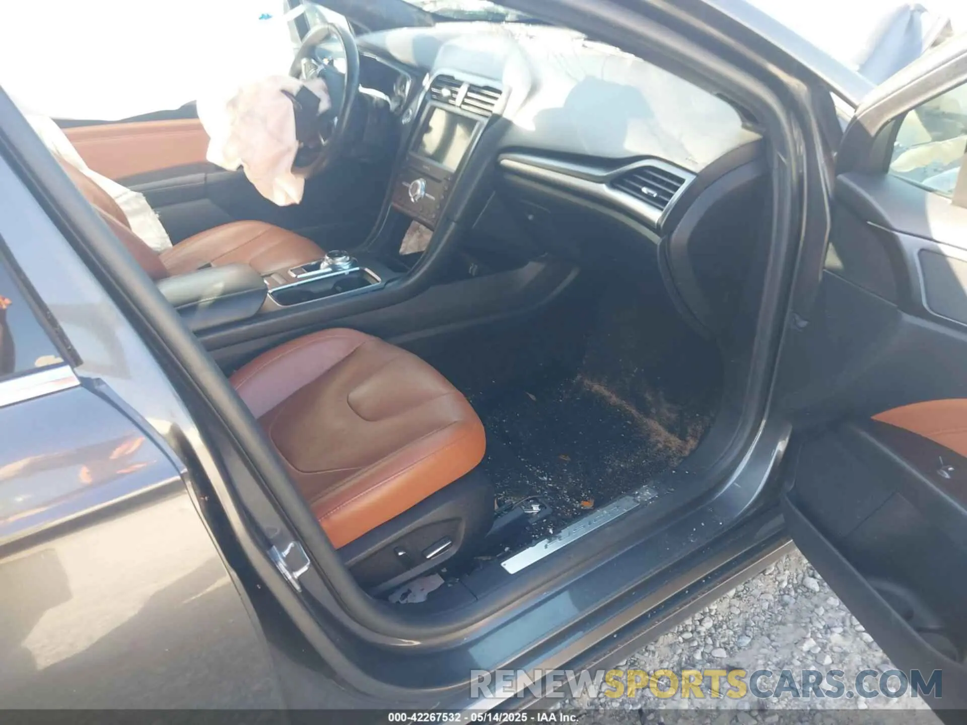 5 Photograph of a damaged car 3FA6P0K91LR175109 FORD FUSION 2020