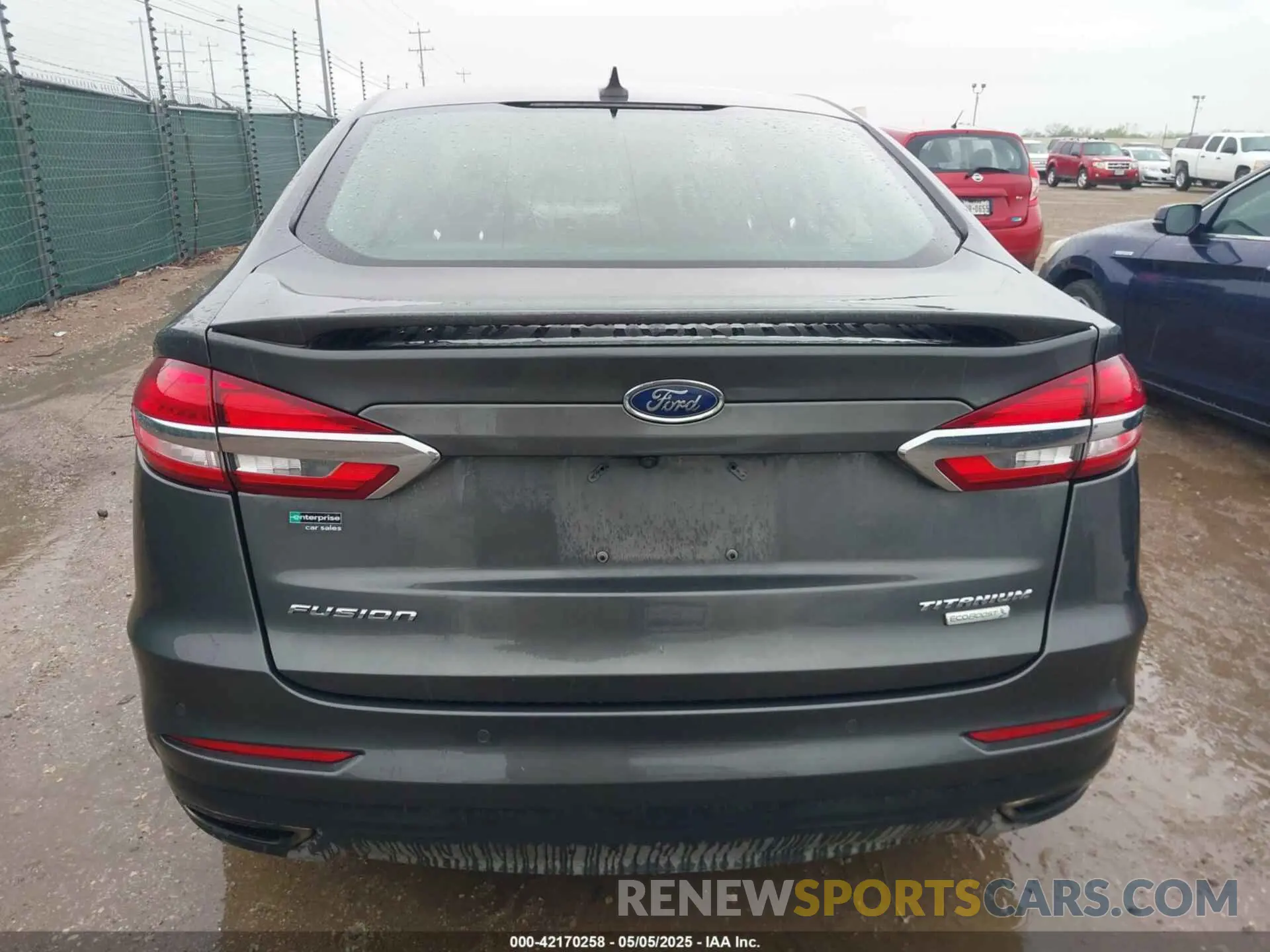 17 Photograph of a damaged car 3FA6P0K97LR192657 FORD FUSION 2020