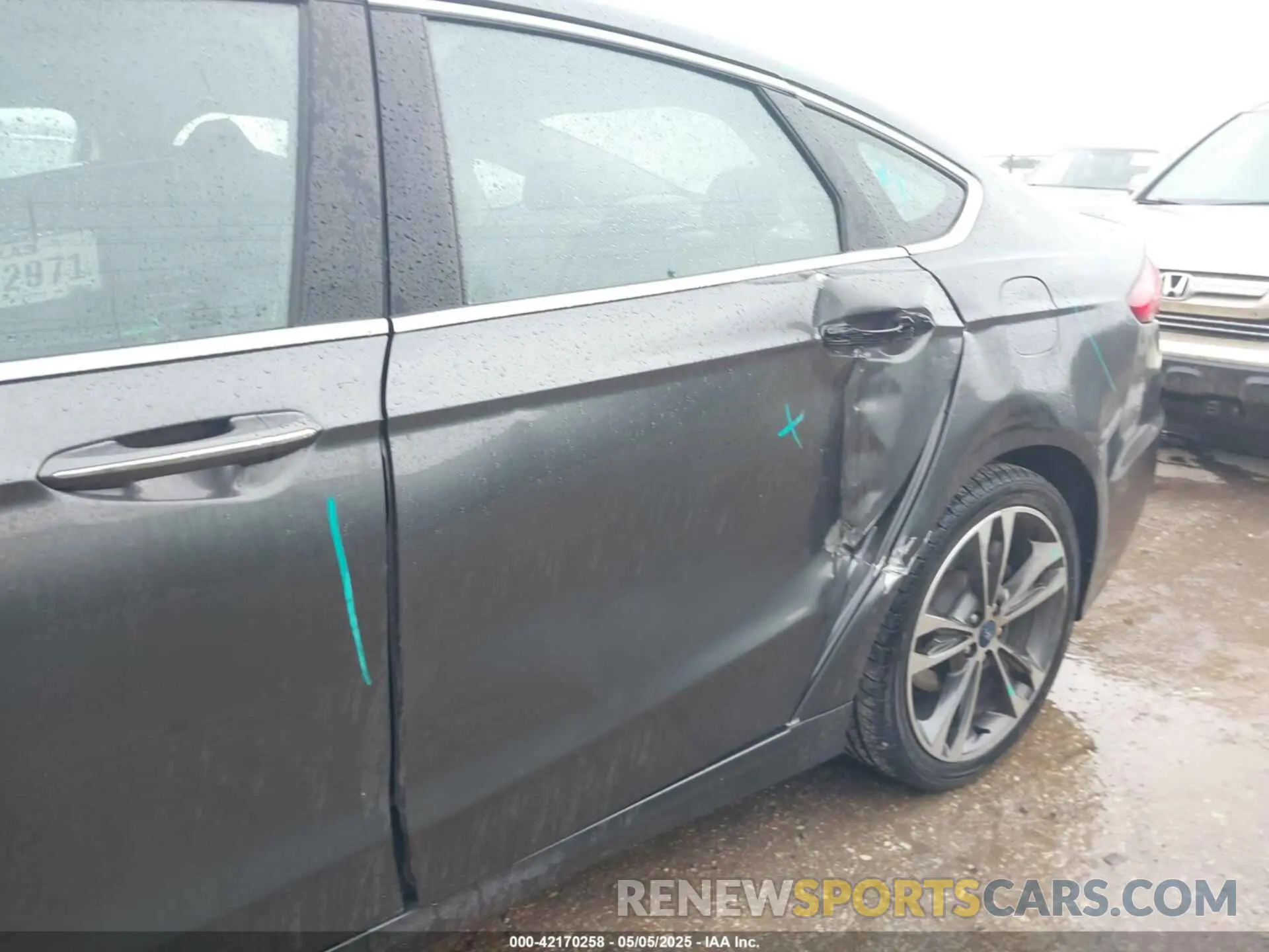 18 Photograph of a damaged car 3FA6P0K97LR192657 FORD FUSION 2020