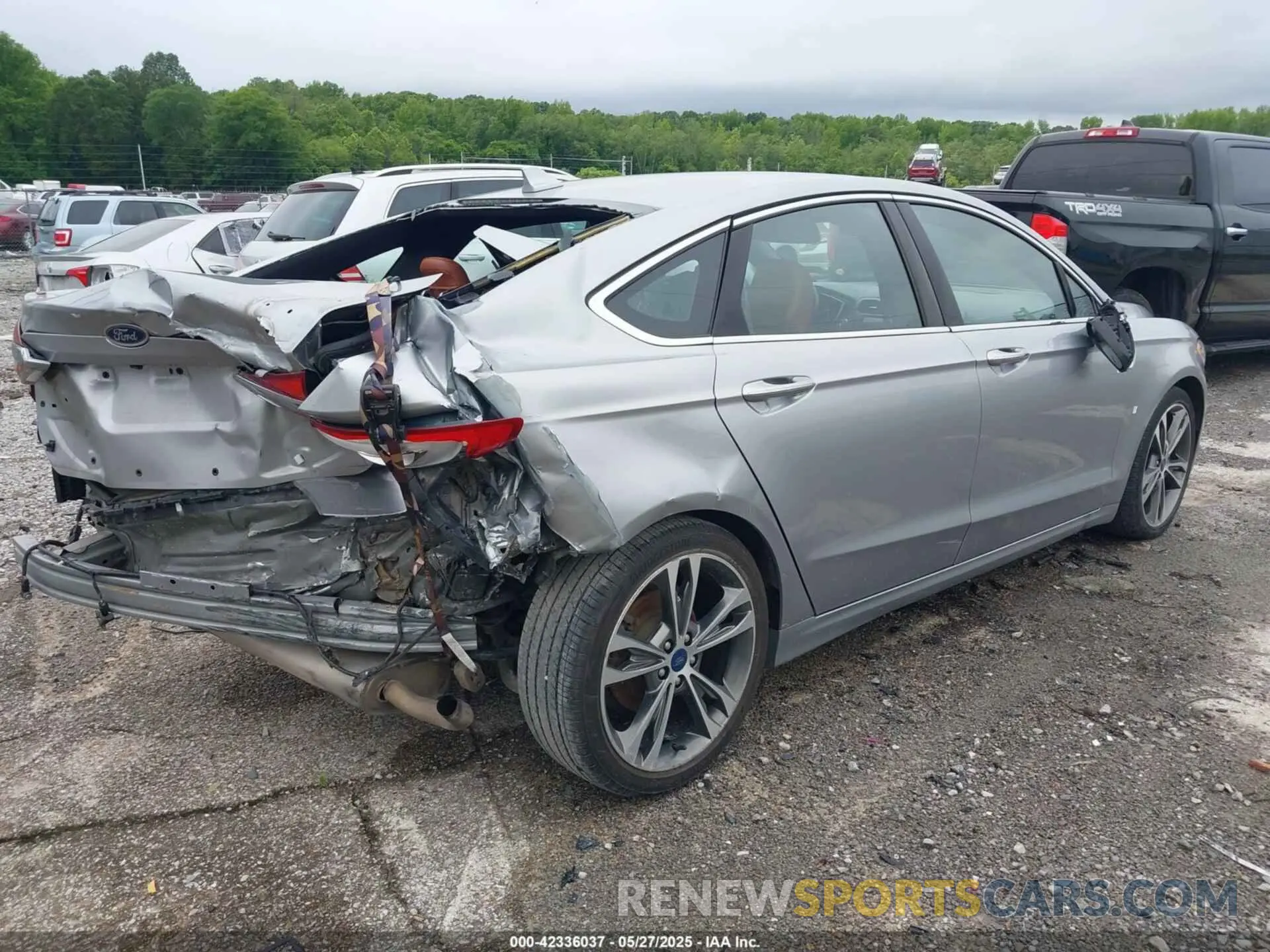 4 Photograph of a damaged car 3FA6P0K98LR151910 FORD FUSION 2020