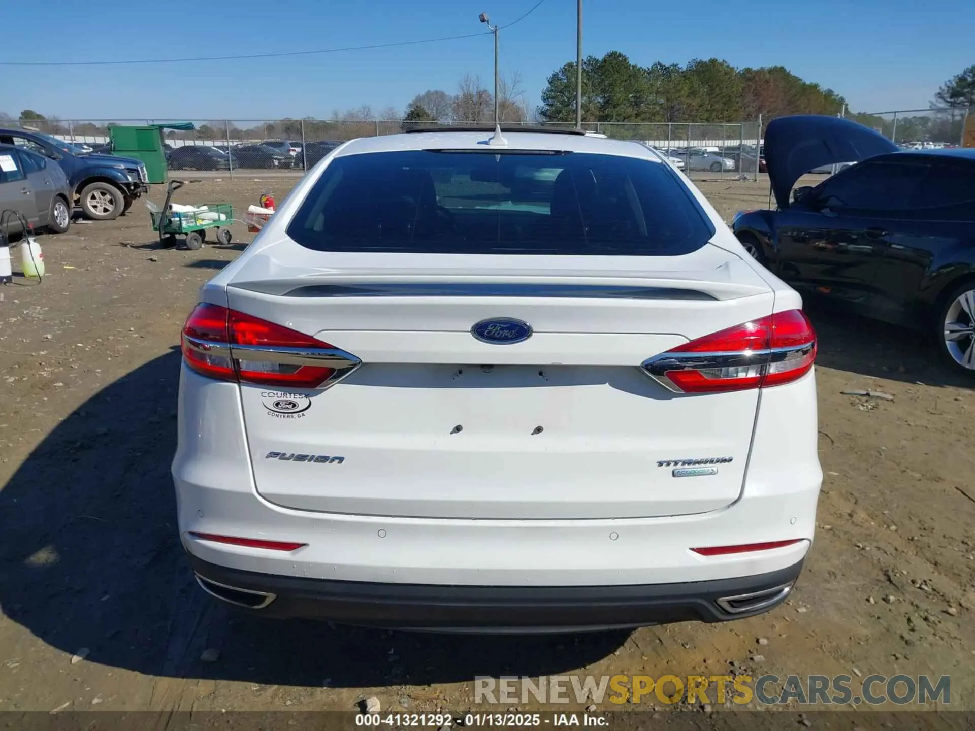15 Photograph of a damaged car 3FA6P0K9XLR131657 FORD FUSION 2020