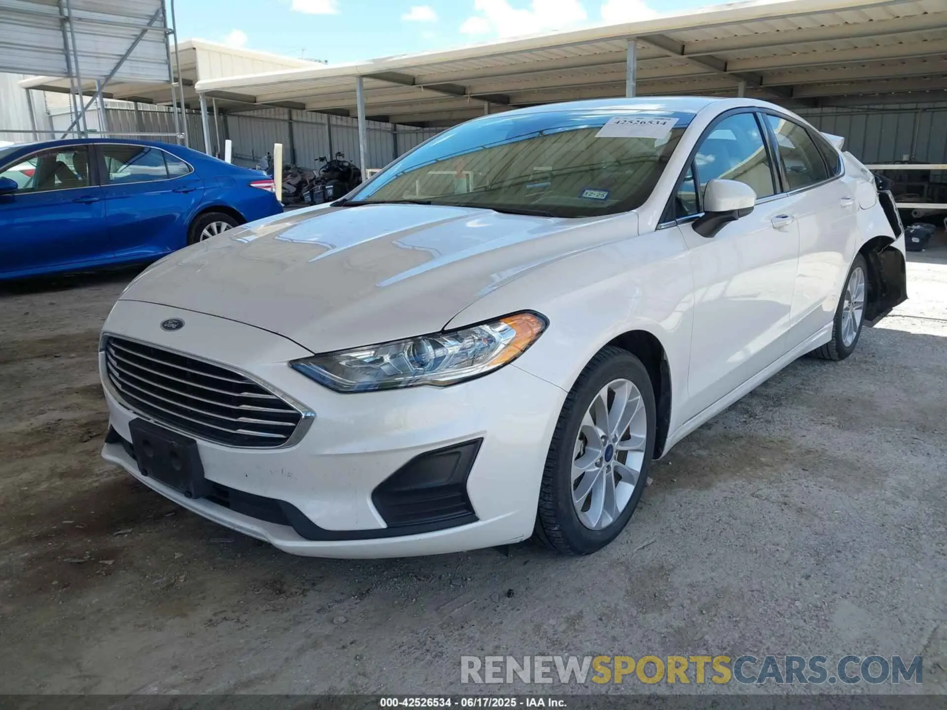 2 Photograph of a damaged car 3FA6P0LU0LR135560 FORD FUSION 2020