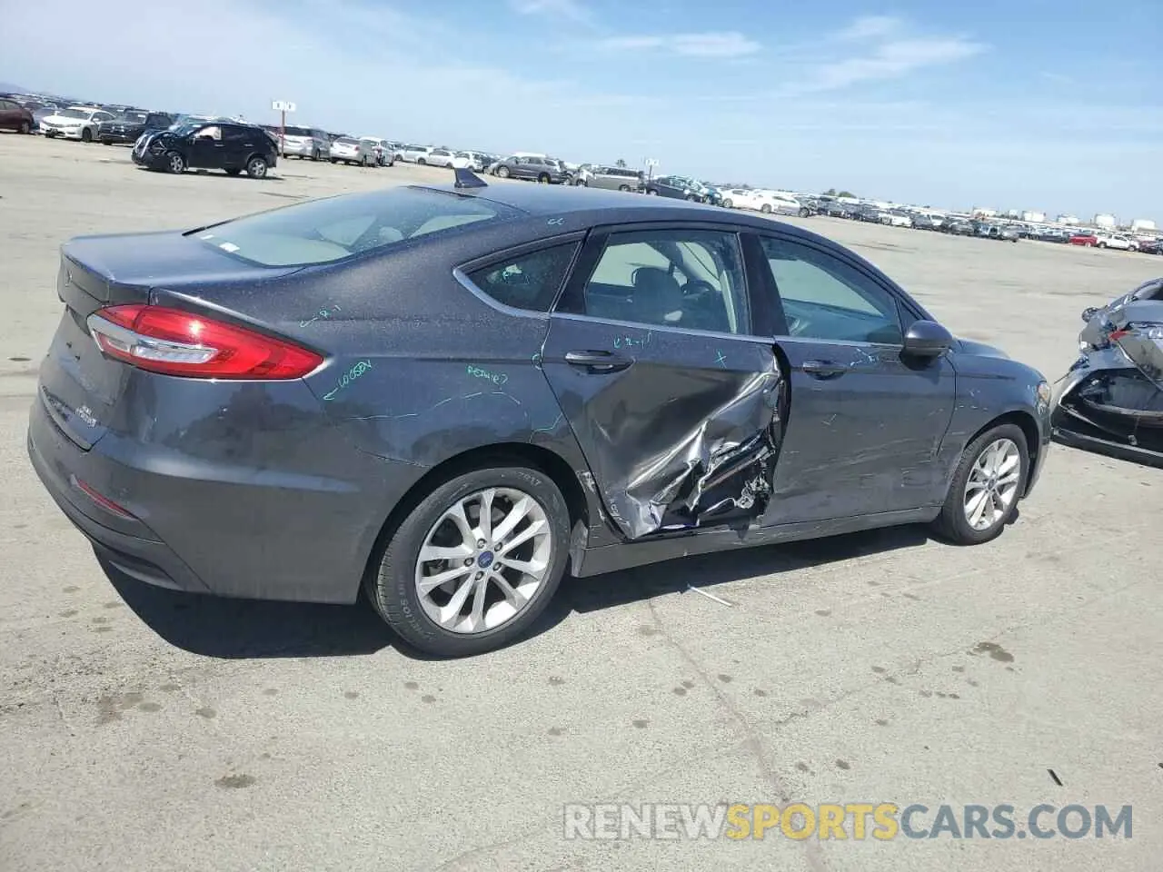 3 Photograph of a damaged car 3FA6P0LU0LR190090 FORD FUSION 2020