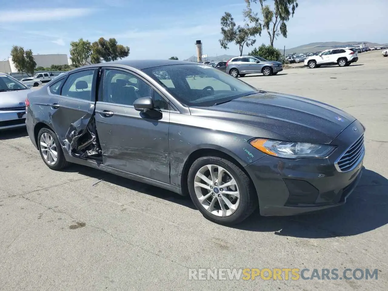 4 Photograph of a damaged car 3FA6P0LU0LR190090 FORD FUSION 2020