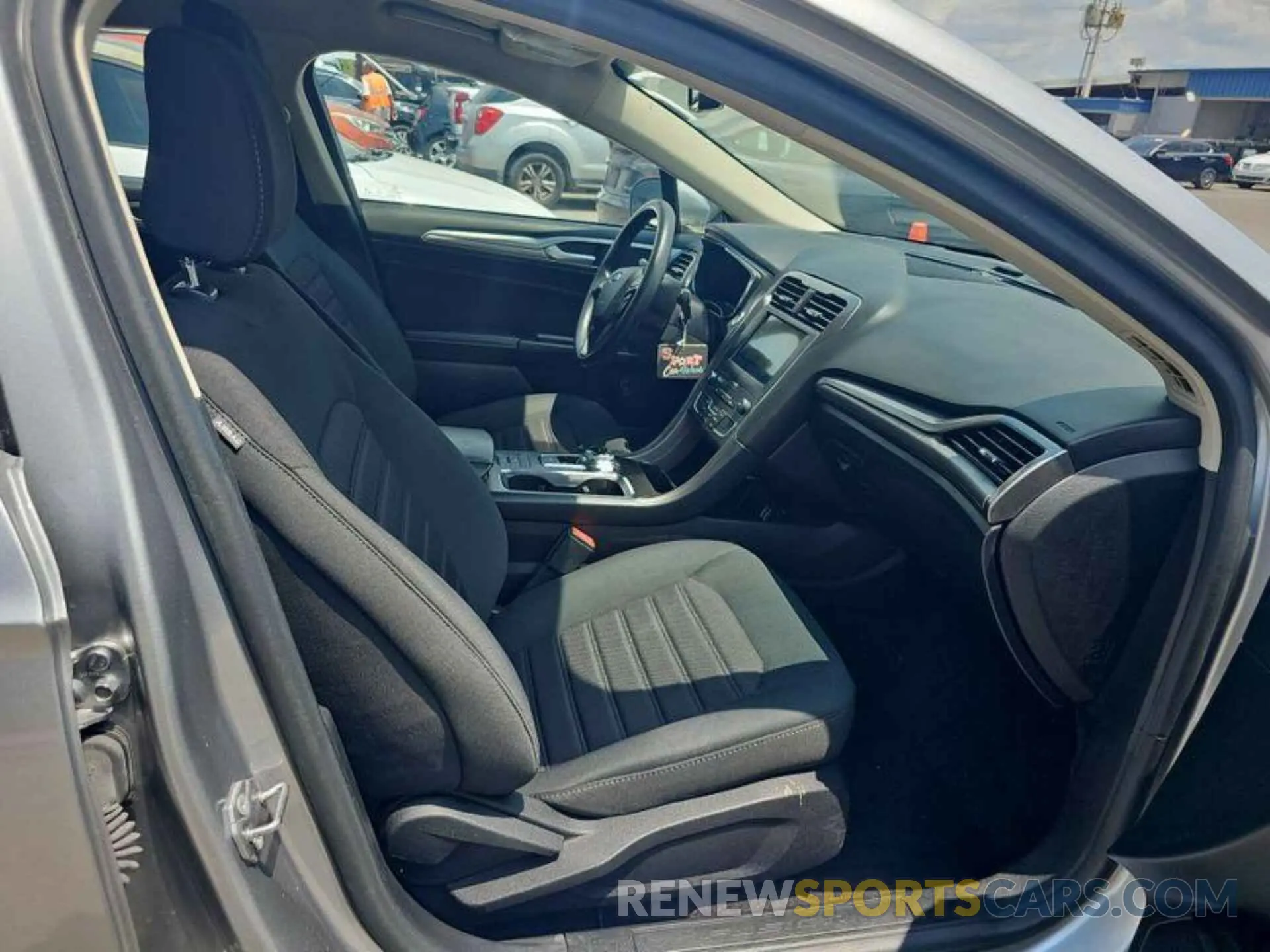 1 Photograph of a damaged car 3FA6P0LU1LR239104 FORD FUSION 2020