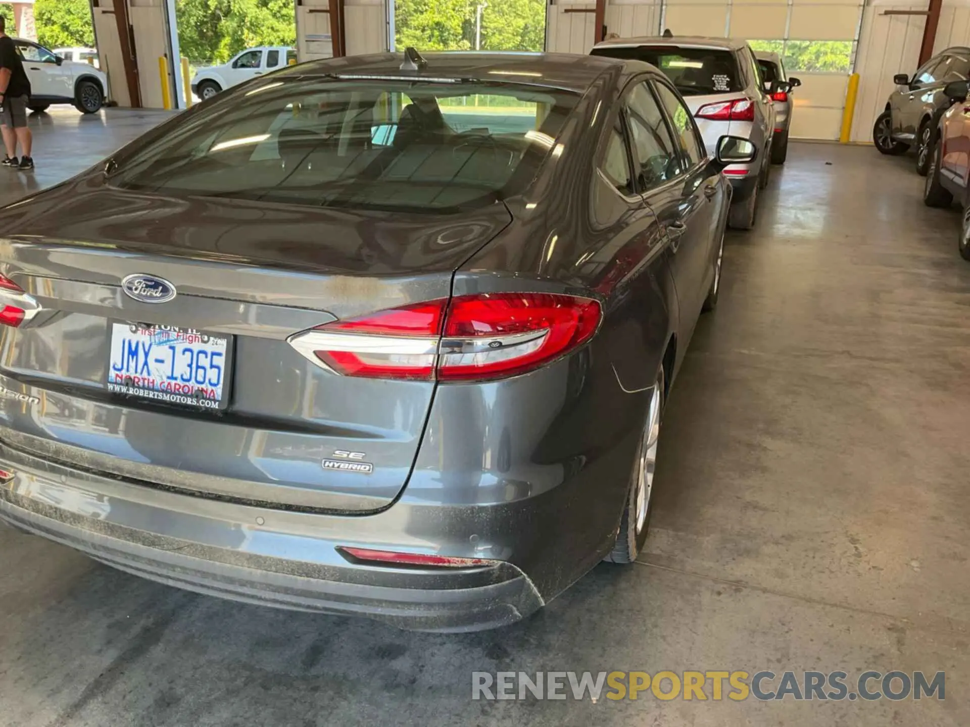 15 Photograph of a damaged car 3FA6P0LU1LR239264 FORD FUSION 2020