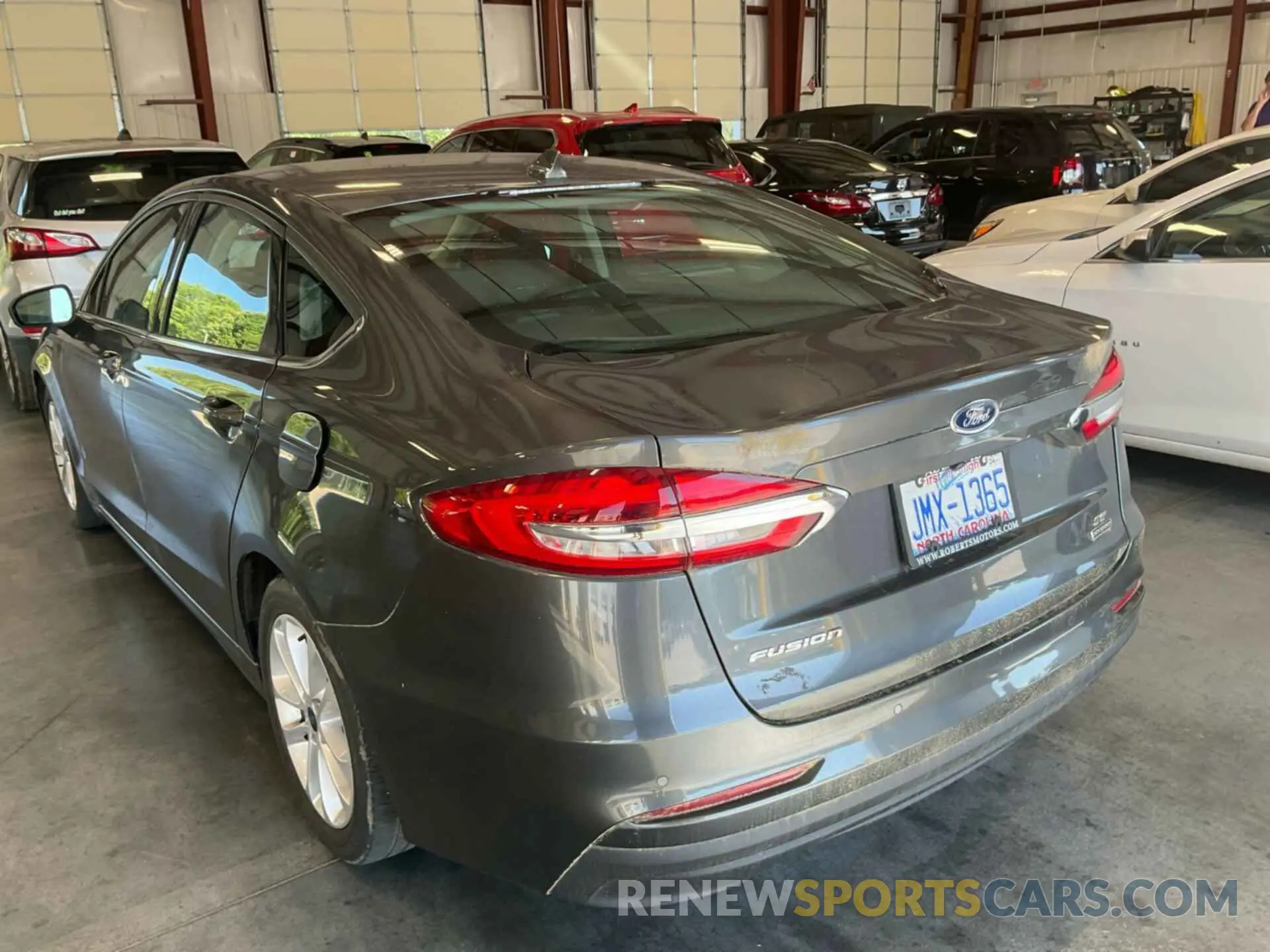 25 Photograph of a damaged car 3FA6P0LU1LR239264 FORD FUSION 2020