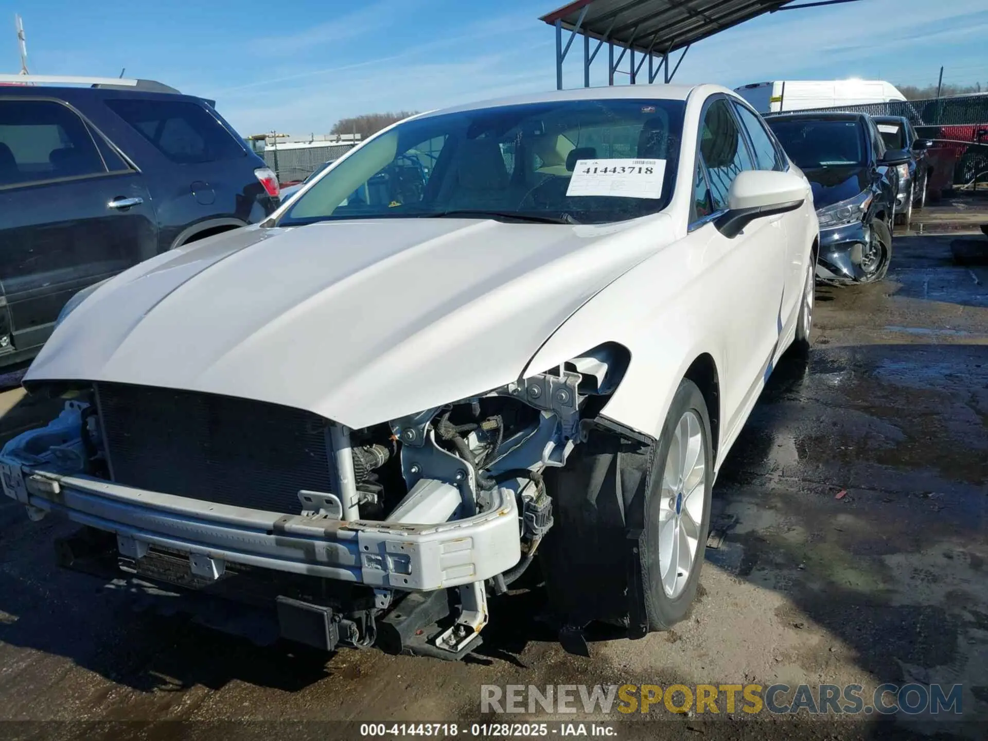 13 Photograph of a damaged car 3FA6P0LU1LR245307 FORD FUSION 2020