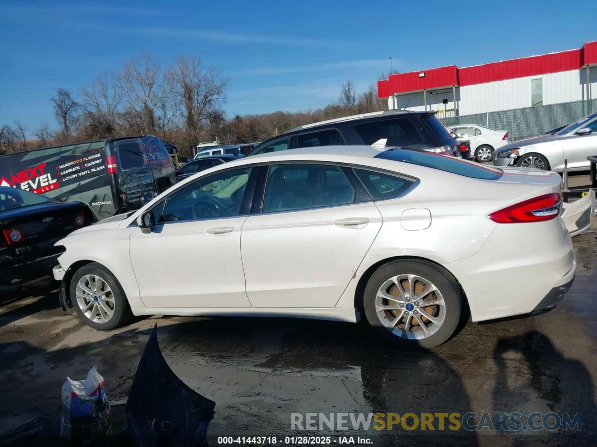 15 Photograph of a damaged car 3FA6P0LU1LR245307 FORD FUSION 2020