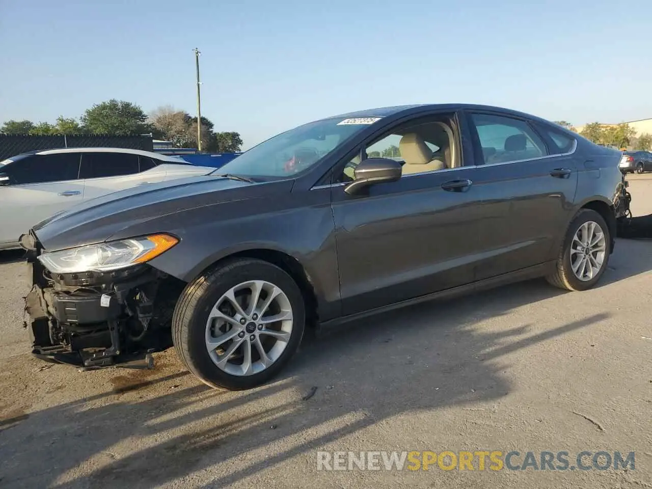 1 Photograph of a damaged car 3FA6P0LU1LR266397 FORD FUSION 2020
