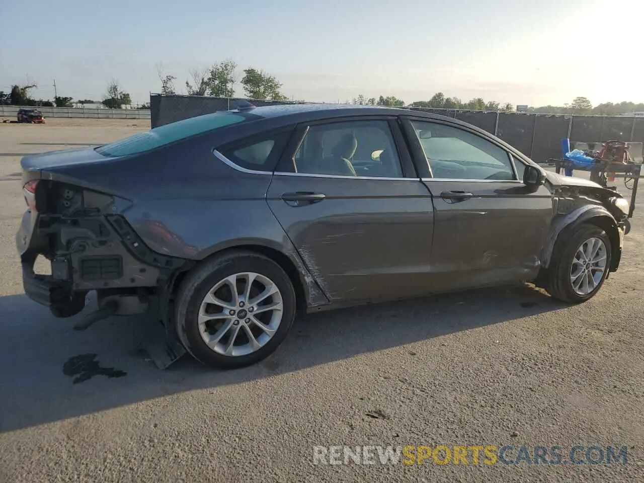 3 Photograph of a damaged car 3FA6P0LU1LR266397 FORD FUSION 2020