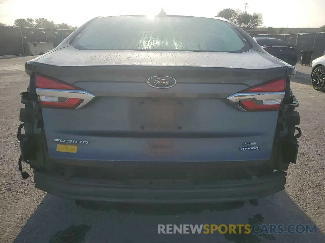 6 Photograph of a damaged car 3FA6P0LU1LR266397 FORD FUSION 2020
