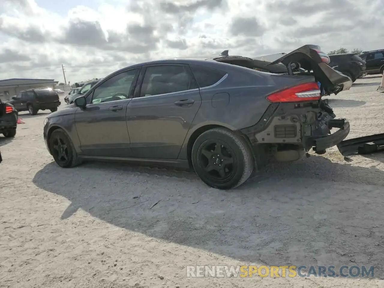 2 Photograph of a damaged car 3FA6P0LU2LR161349 FORD FUSION 2020
