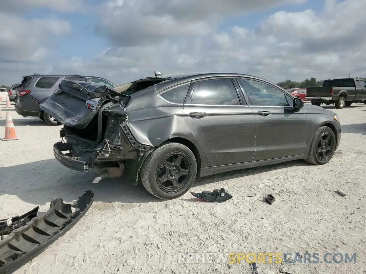 3 Photograph of a damaged car 3FA6P0LU2LR161349 FORD FUSION 2020