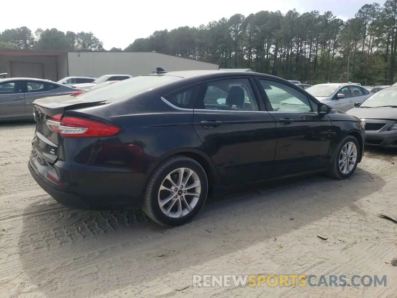 3 Photograph of a damaged car 3FA6P0LU2LR185392 FORD FUSION 2020