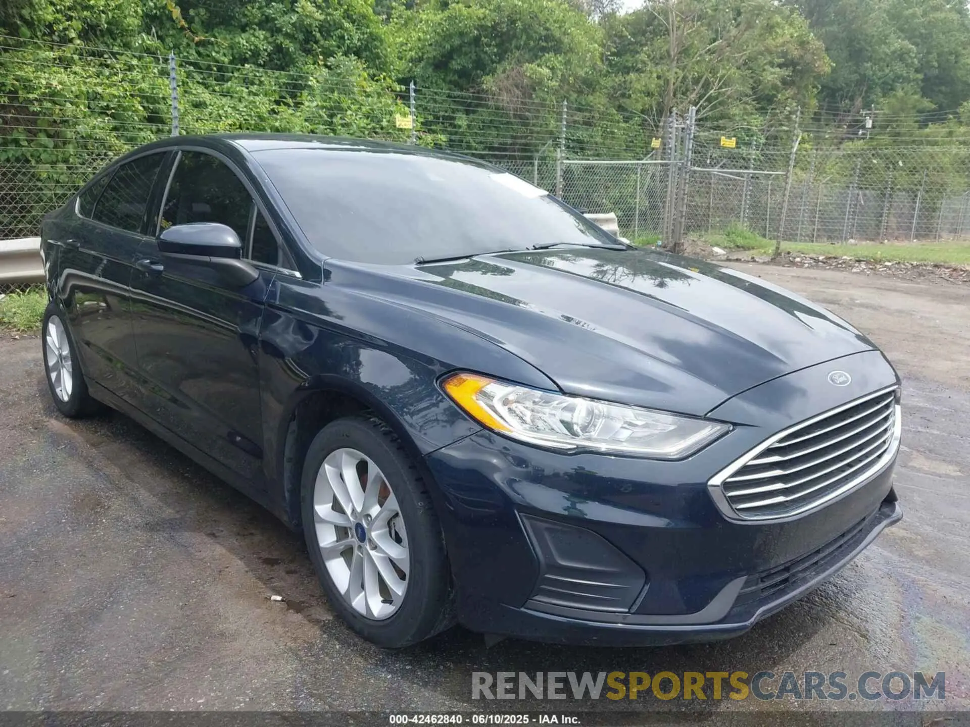 1 Photograph of a damaged car 3FA6P0LU2LR194402 FORD FUSION 2020