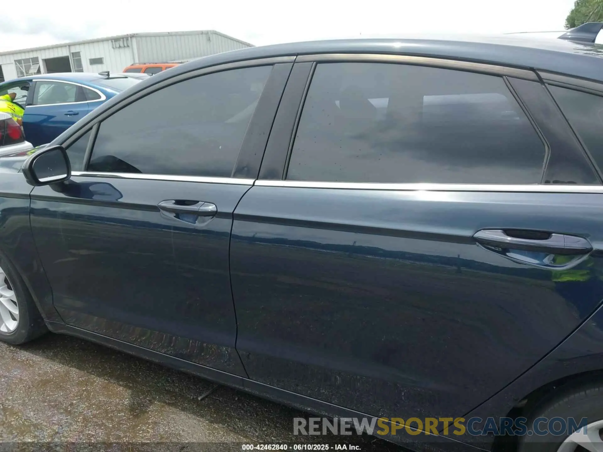15 Photograph of a damaged car 3FA6P0LU2LR194402 FORD FUSION 2020