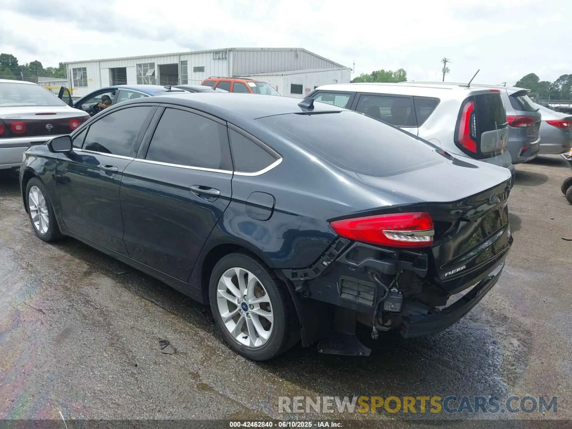 3 Photograph of a damaged car 3FA6P0LU2LR194402 FORD FUSION 2020