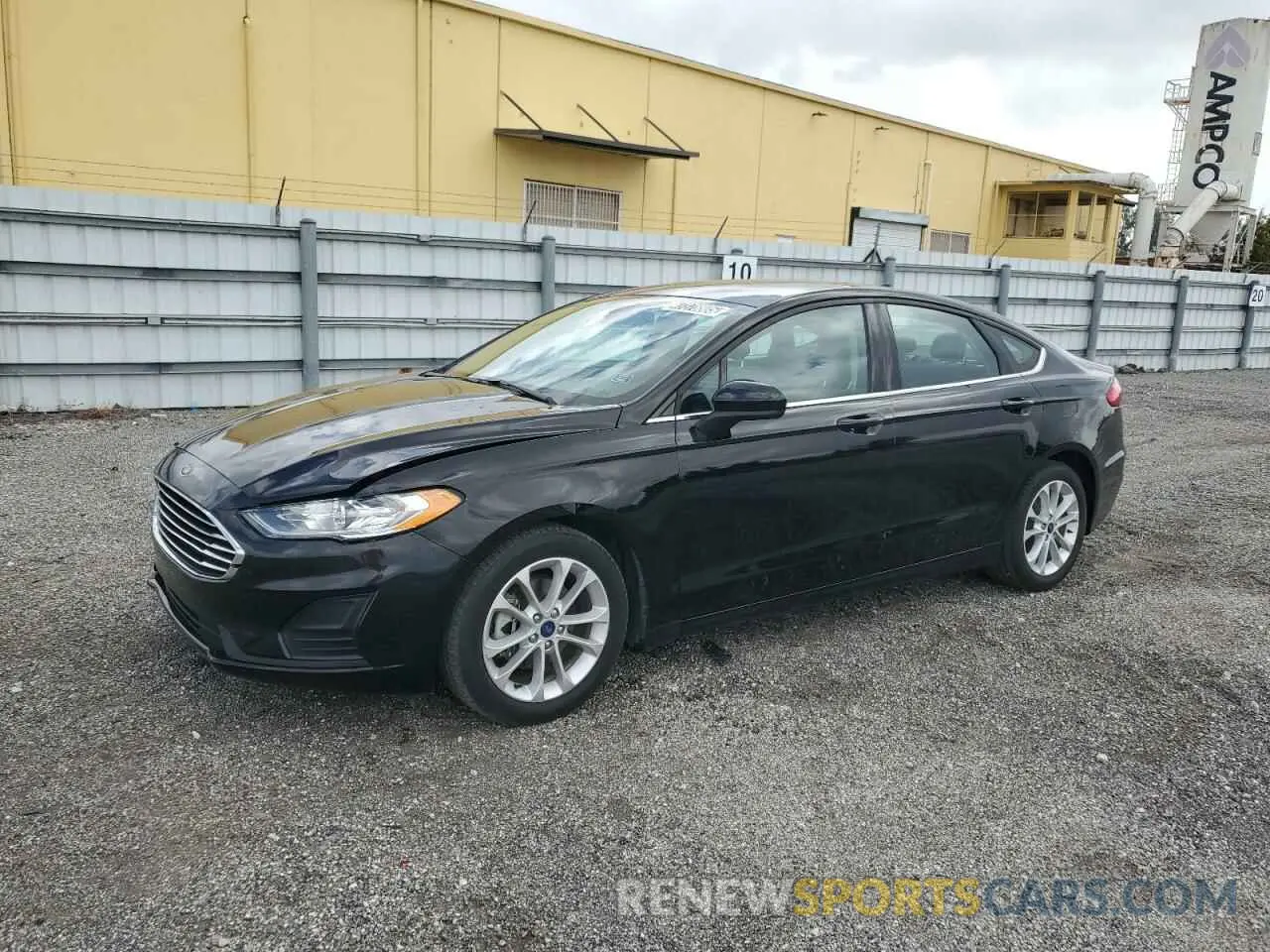 1 Photograph of a damaged car 3FA6P0LU2LR216933 FORD FUSION 2020