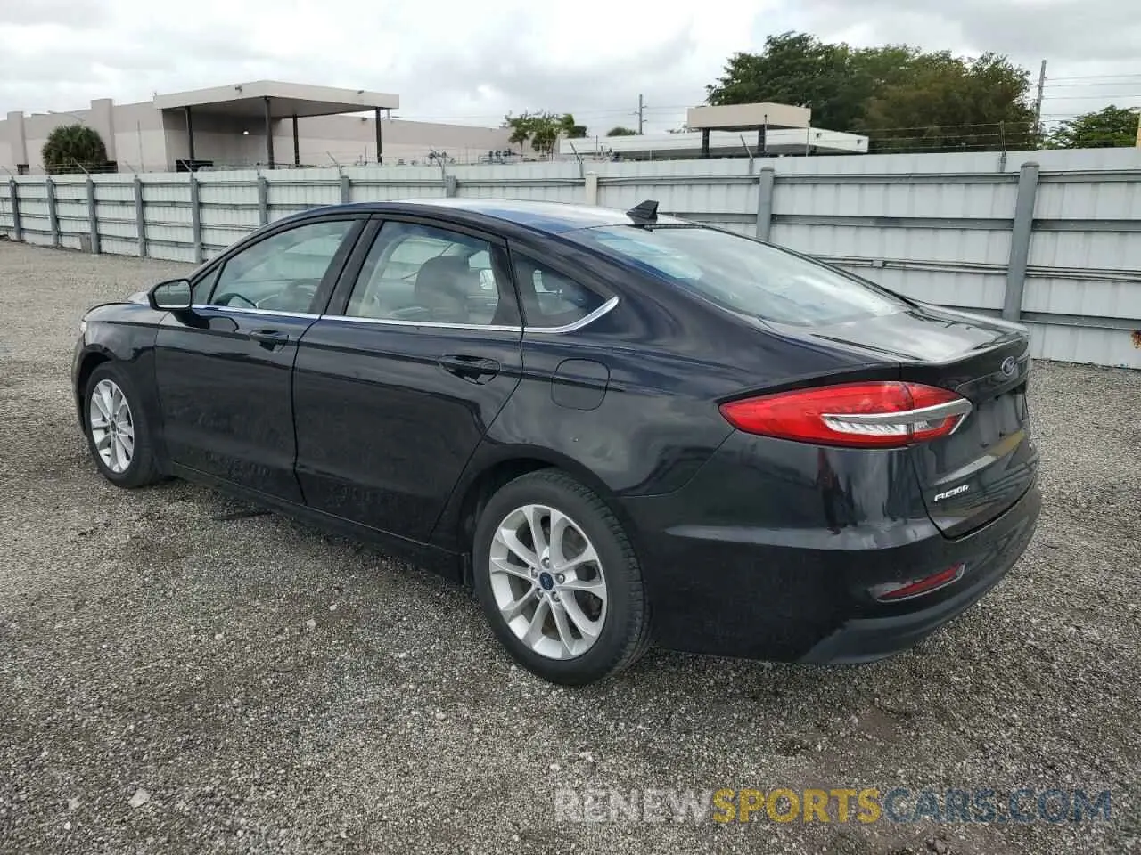 2 Photograph of a damaged car 3FA6P0LU2LR216933 FORD FUSION 2020