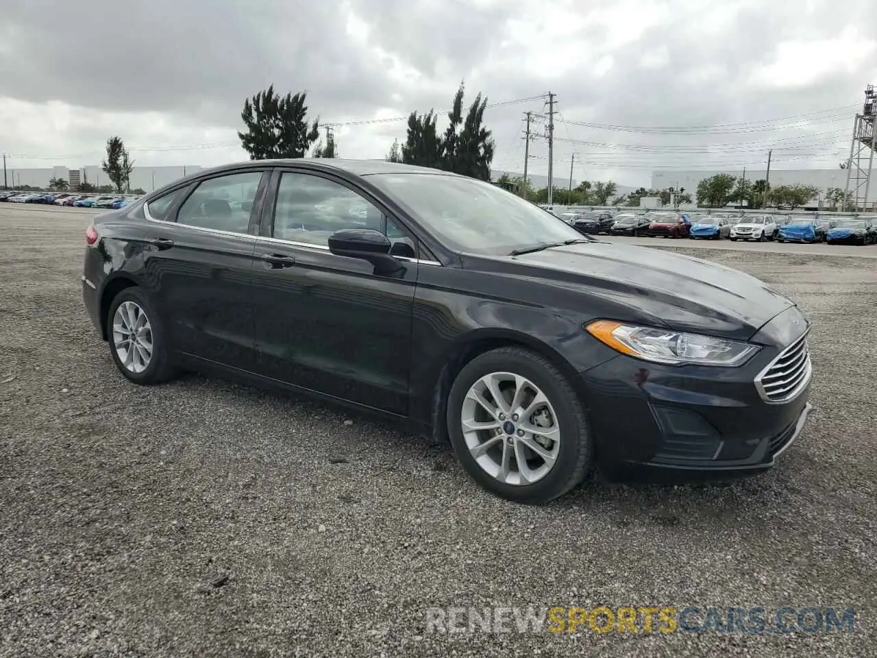 4 Photograph of a damaged car 3FA6P0LU2LR216933 FORD FUSION 2020