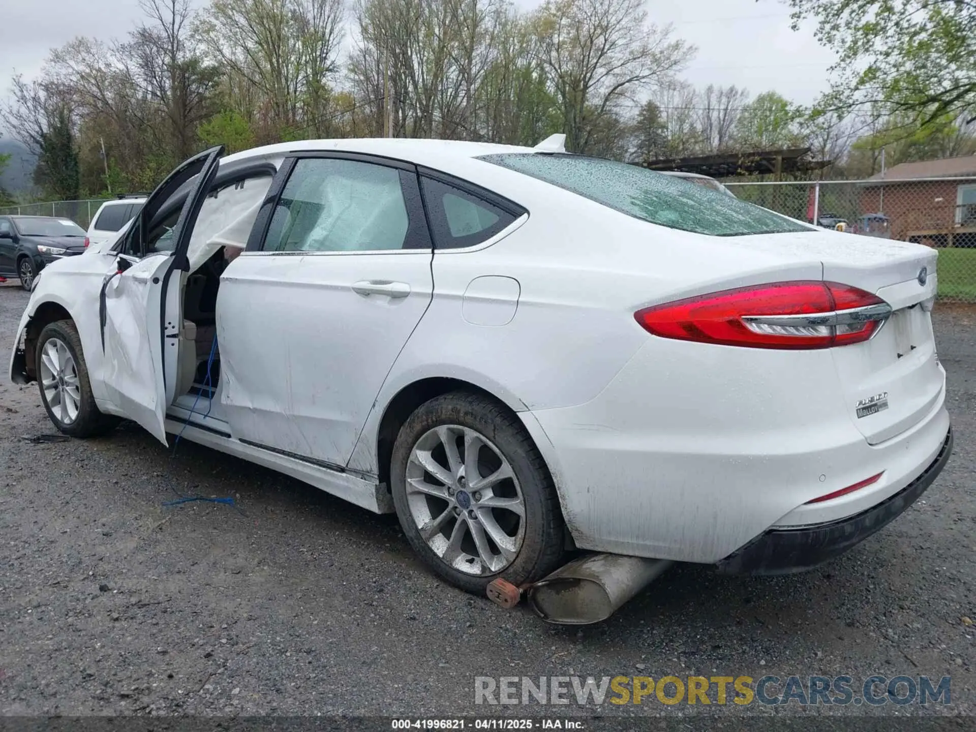 11 Photograph of a damaged car 3FA6P0LU2LR219671 FORD FUSION 2020