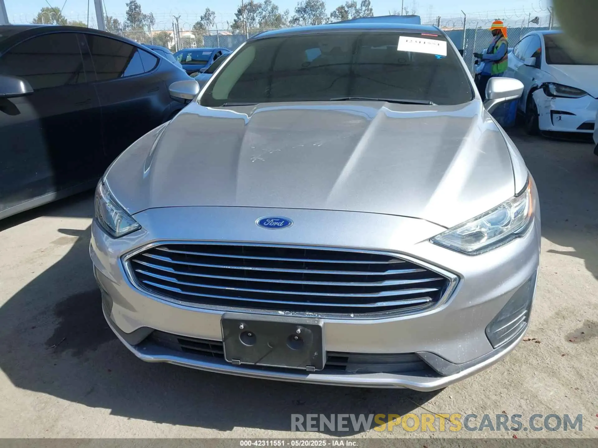 13 Photograph of a damaged car 3FA6P0LU2LR229035 FORD FUSION 2020