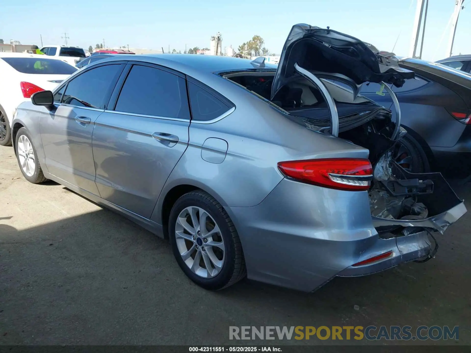 3 Photograph of a damaged car 3FA6P0LU2LR229035 FORD FUSION 2020