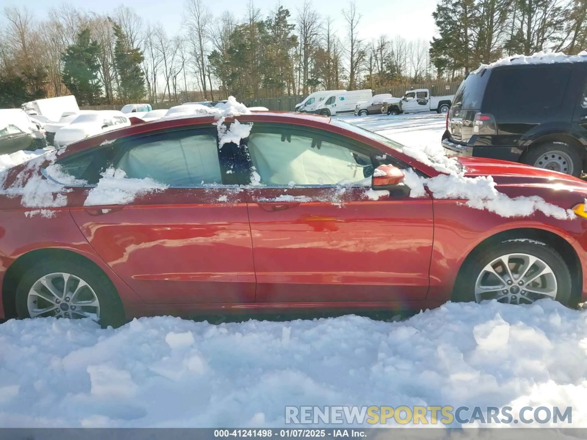 13 Photograph of a damaged car 3FA6P0LU2LR235322 FORD FUSION 2020