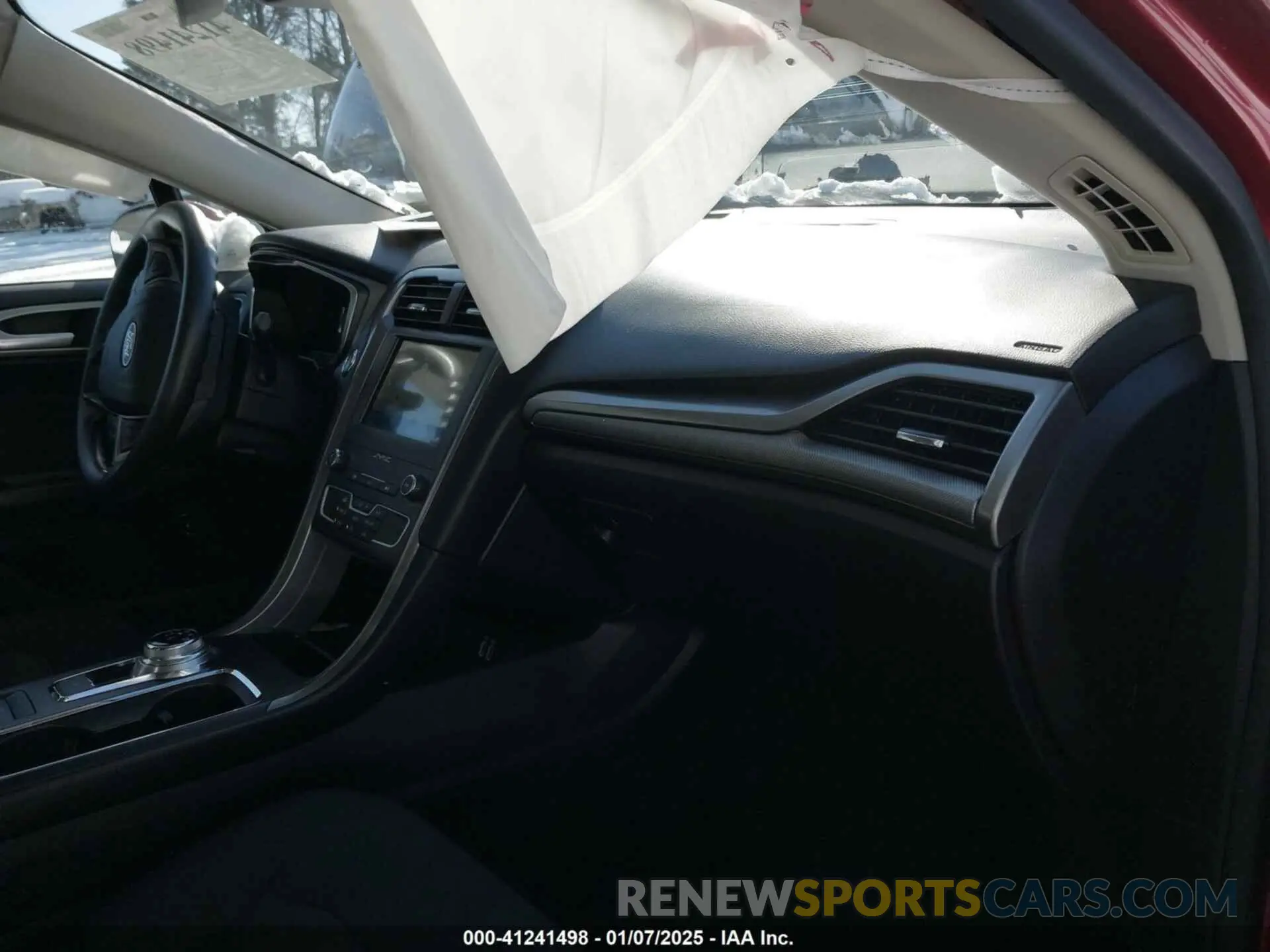 5 Photograph of a damaged car 3FA6P0LU2LR235322 FORD FUSION 2020