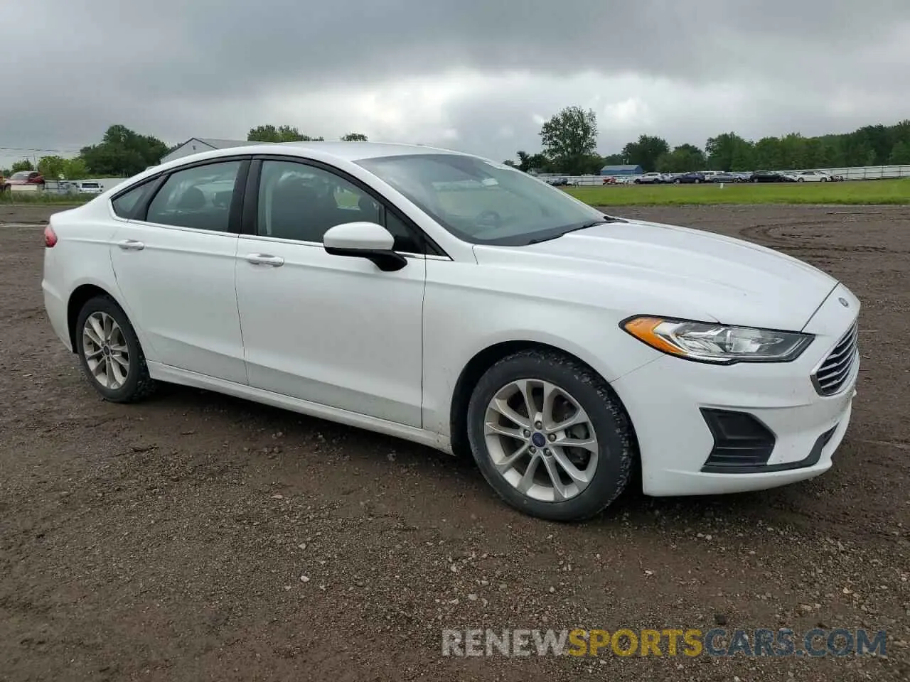 4 Photograph of a damaged car 3FA6P0LU3LR125671 FORD FUSION 2020
