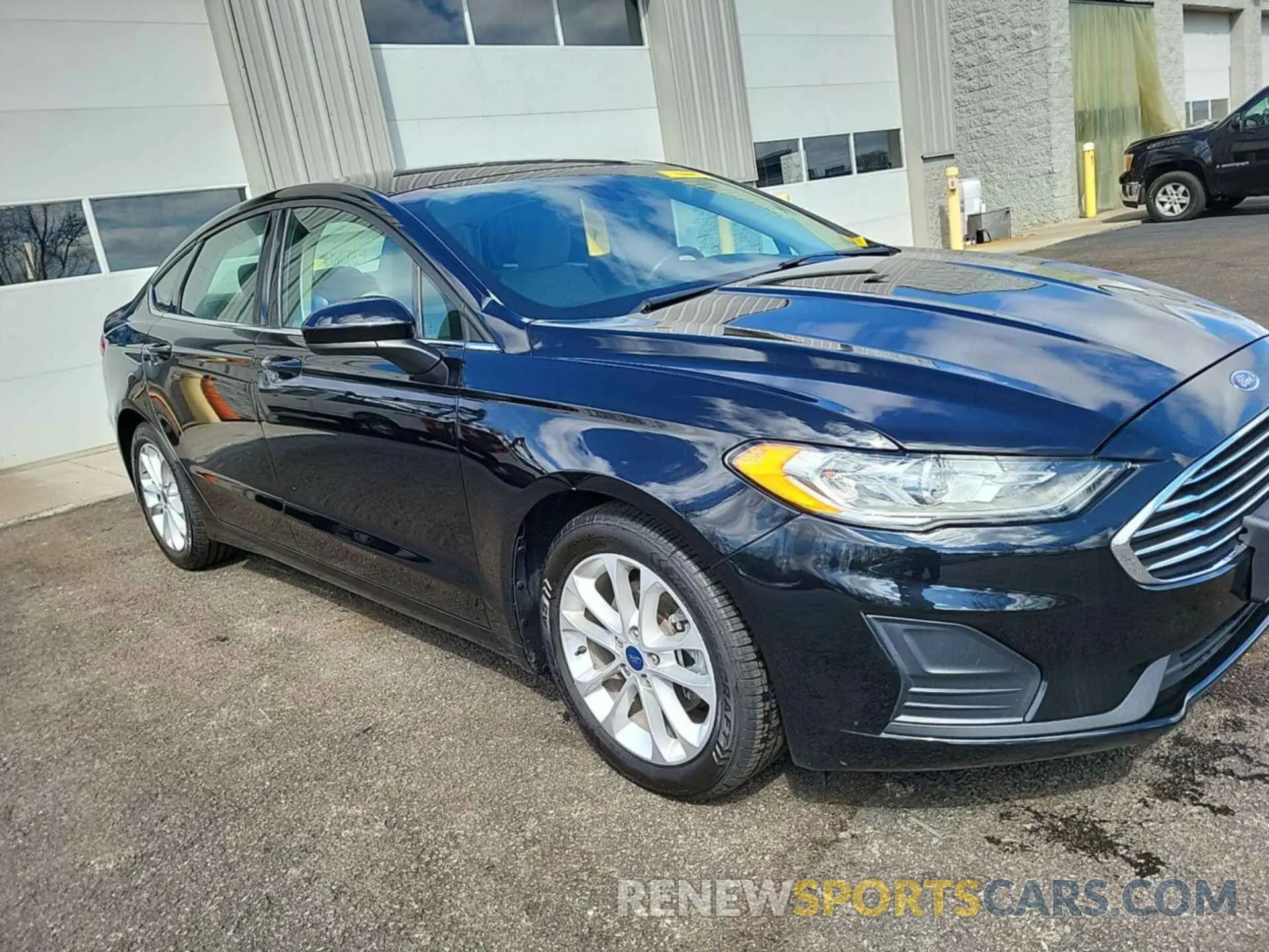 28 Photograph of a damaged car 3FA6P0LU3LR177043 FORD FUSION 2020