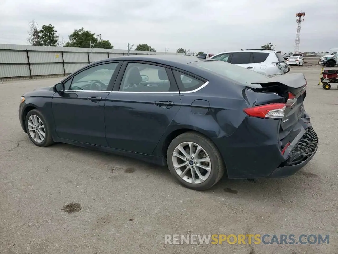2 Photograph of a damaged car 3FA6P0LU3LR189922 FORD FUSION 2020