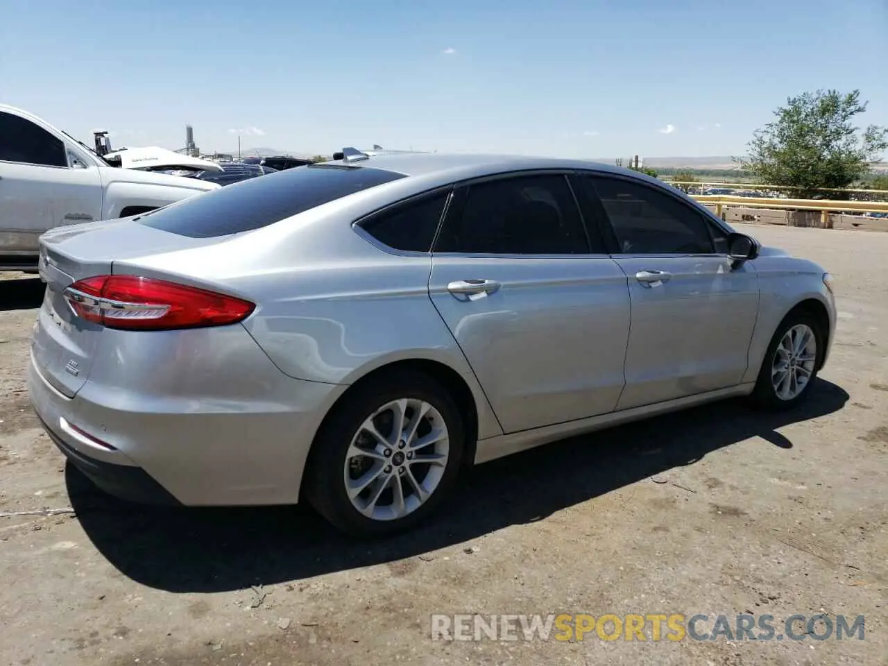 3 Photograph of a damaged car 3FA6P0LU3LR211787 FORD FUSION 2020