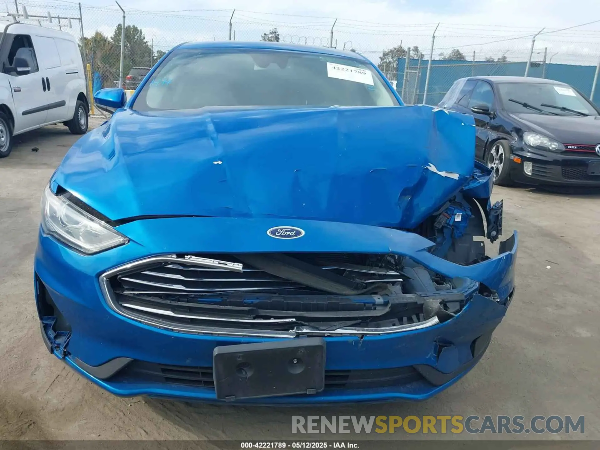 12 Photograph of a damaged car 3FA6P0LU3LR233370 FORD FUSION 2020