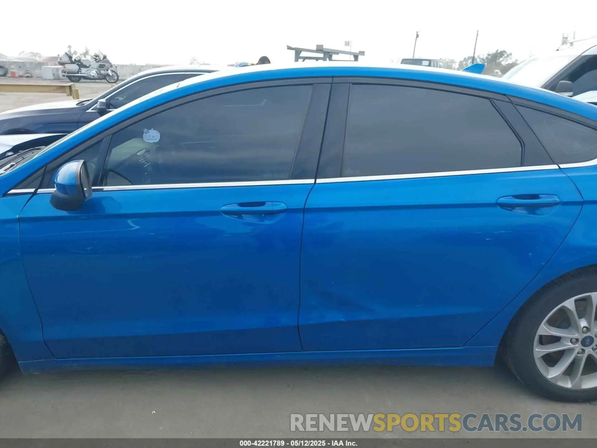 14 Photograph of a damaged car 3FA6P0LU3LR233370 FORD FUSION 2020