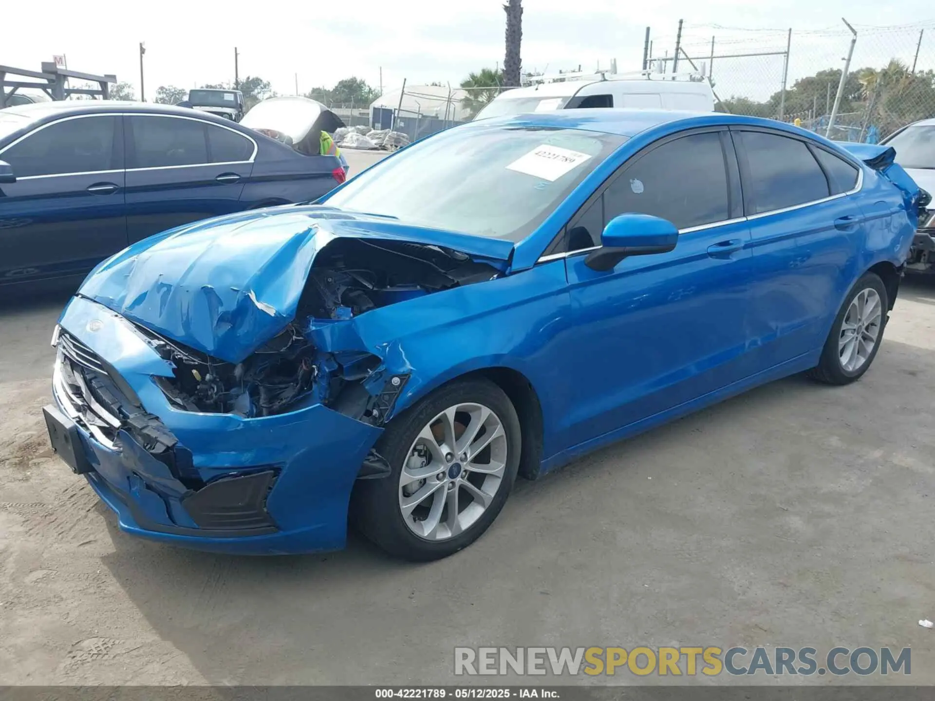 2 Photograph of a damaged car 3FA6P0LU3LR233370 FORD FUSION 2020