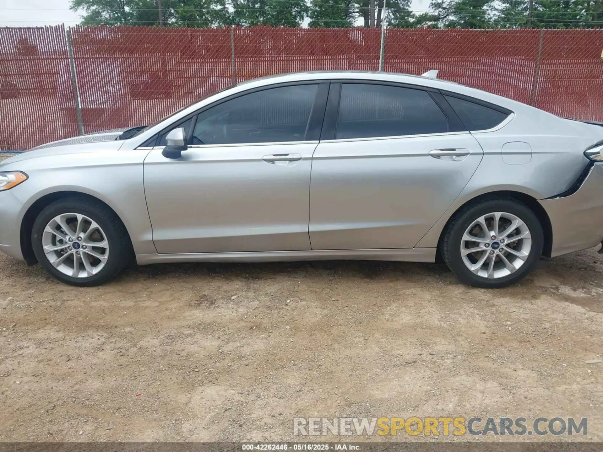 14 Photograph of a damaged car 3FA6P0LU4LR148070 FORD FUSION 2020