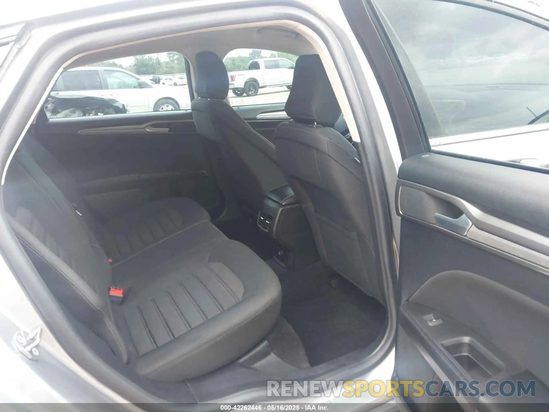 8 Photograph of a damaged car 3FA6P0LU4LR148070 FORD FUSION 2020