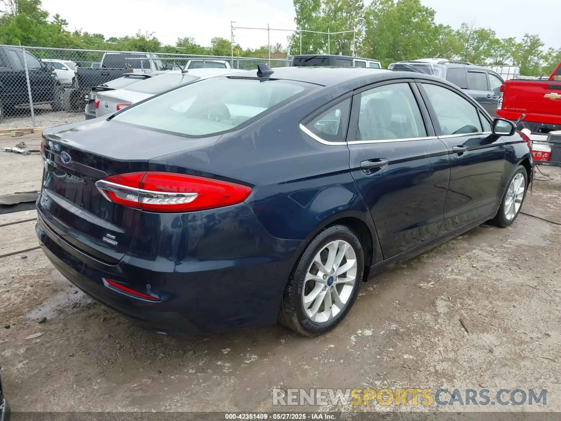 4 Photograph of a damaged car 3FA6P0LU4LR163314 FORD FUSION 2020